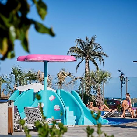Glamour Red Apartment 22 In Spa Pool Resort Mamaia Dış mekan fotoğraf