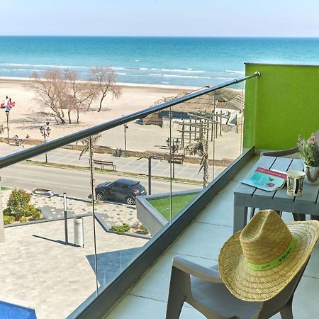 Glamour Red Apartment 22 In Spa Pool Resort Mamaia Dış mekan fotoğraf