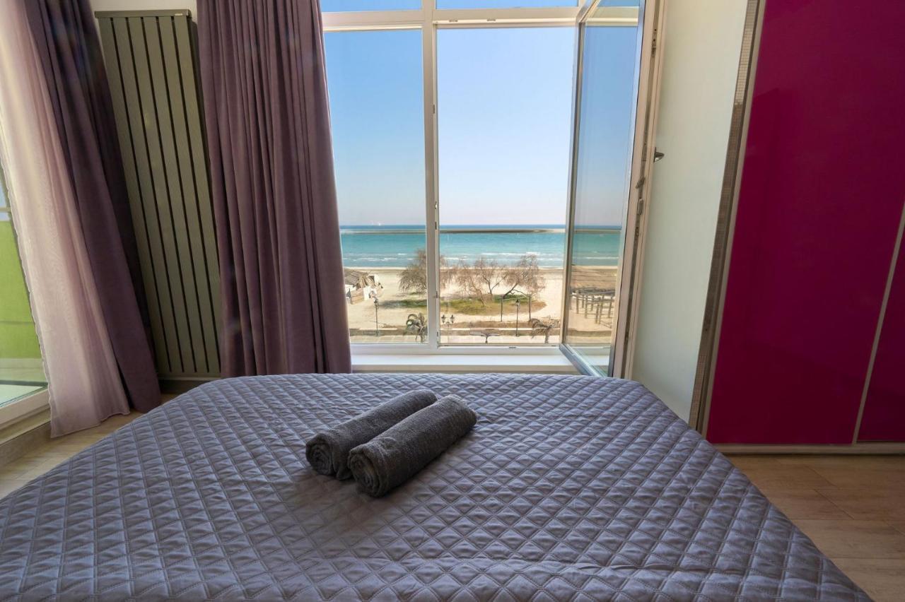 Glamour Red Apartment 22 In Spa Pool Resort Mamaia Dış mekan fotoğraf