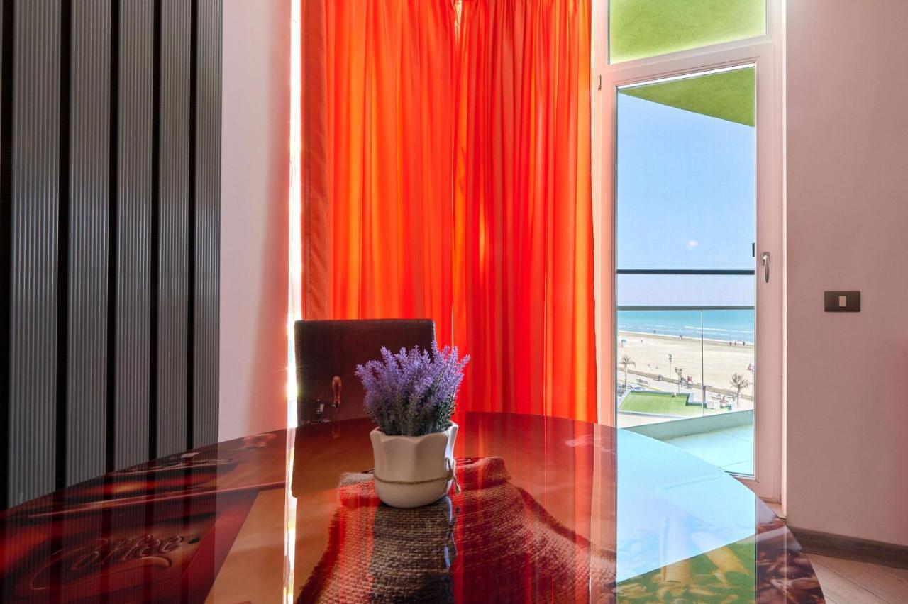Glamour Red Apartment 22 In Spa Pool Resort Mamaia Dış mekan fotoğraf