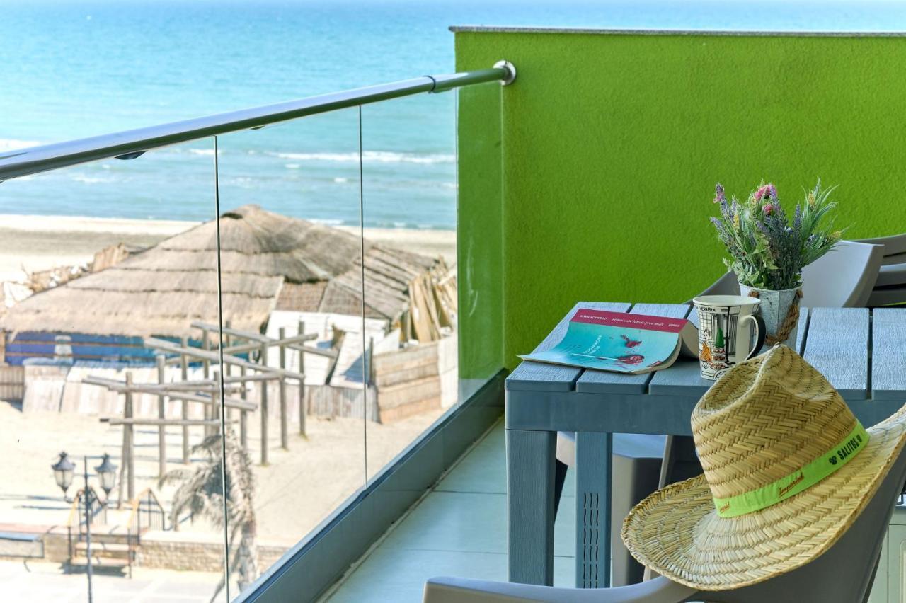 Glamour Red Apartment 22 In Spa Pool Resort Mamaia Dış mekan fotoğraf