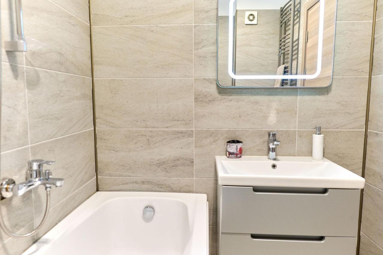 Glamour Red Apartment 22 In Spa Pool Resort Mamaia Dış mekan fotoğraf