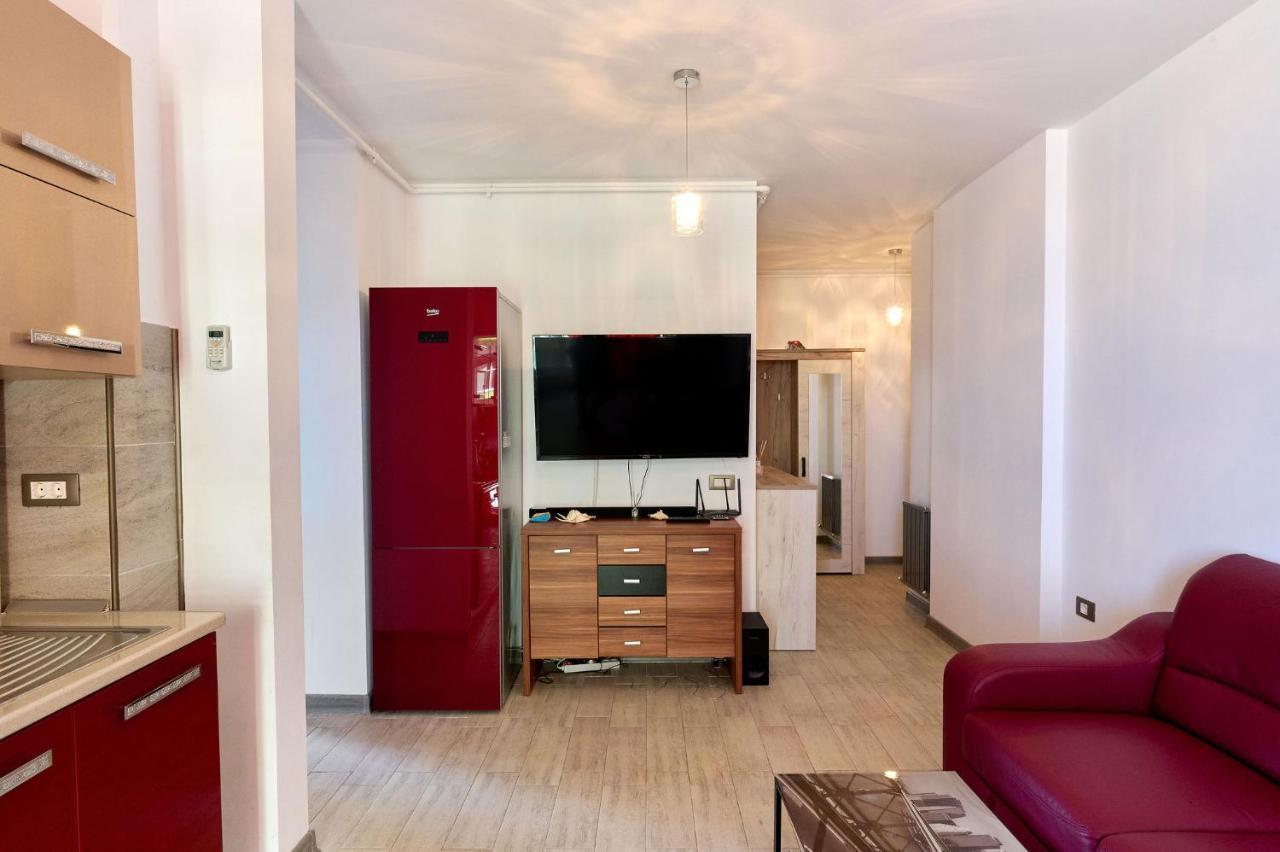 Glamour Red Apartment 22 In Spa Pool Resort Mamaia Dış mekan fotoğraf