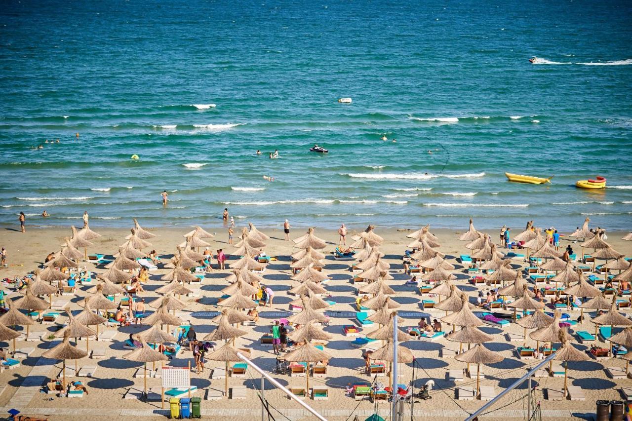 Glamour Red Apartment 22 In Spa Pool Resort Mamaia Dış mekan fotoğraf