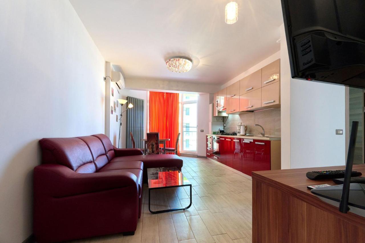 Glamour Red Apartment 22 In Spa Pool Resort Mamaia Dış mekan fotoğraf
