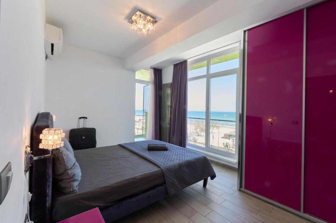 Glamour Red Apartment 22 In Spa Pool Resort Mamaia Dış mekan fotoğraf