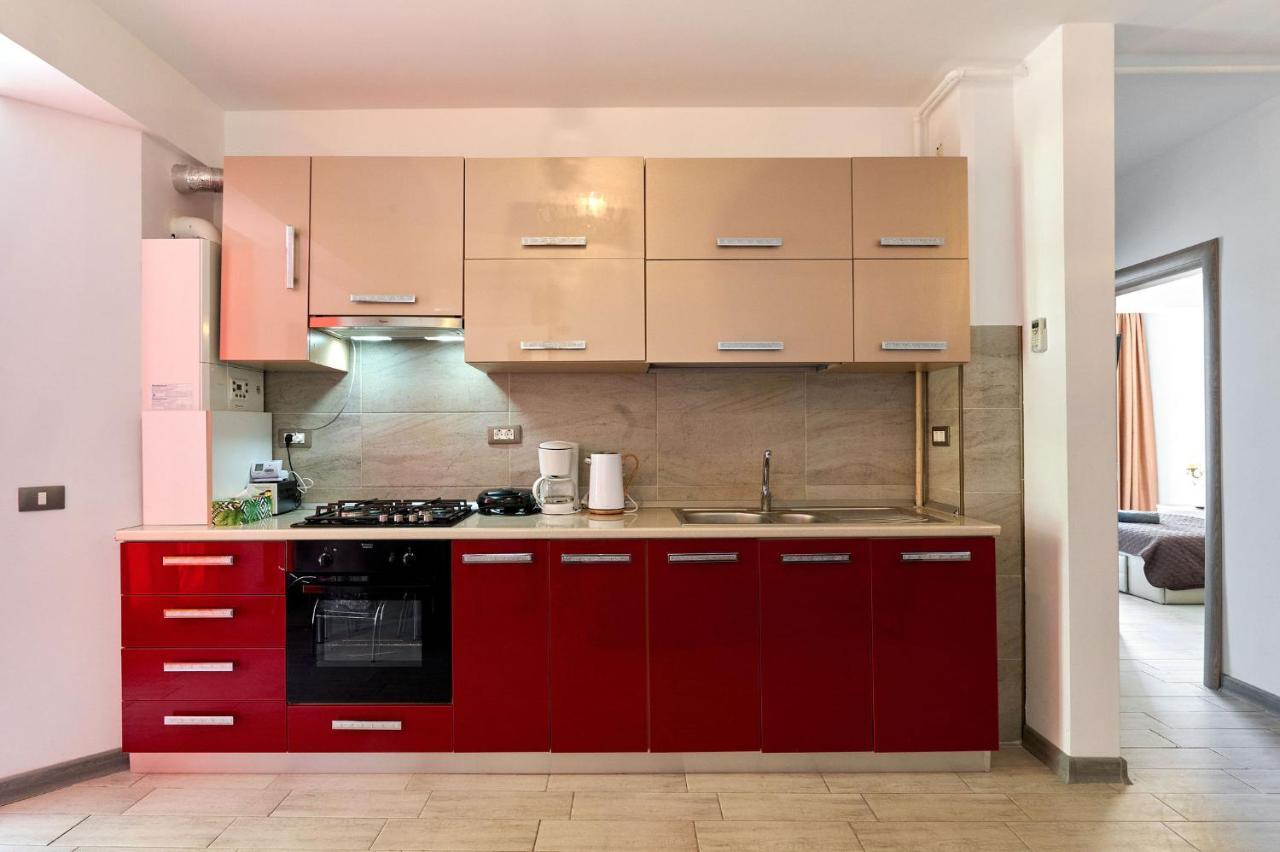 Glamour Red Apartment 22 In Spa Pool Resort Mamaia Dış mekan fotoğraf